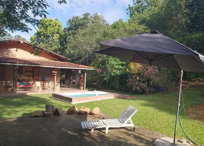 Sitio Com Piscina, Na Estrada De Aldeia Velha E Rio A Frente Da Porteira