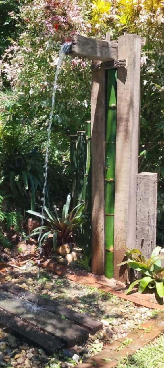 Sitio Com Piscina, Na Estrada De Aldeia Velha E Rio A Frente Da Porteira